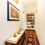 Arts And Music - Luxury Apartment