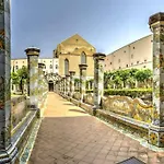 Lovely 11 Guests Flat, Via Tribunali, City Center!