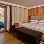 Le Massif Hotel & Lodge Courmayeur The Leading Hotels Of The World