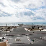 Ostia Holiday Al Pontile