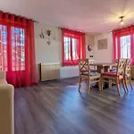 Lg Apartment Livigno - Modern Alpine Comfort