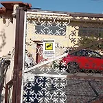 A Santy'S Rooms-Bagnocondiviso Sharedboth Room2Piano-No Lift-3Chilom A Piedi Xaeroporto-A Pagamento Shuttle Air Condizextra Bed Extrabed For A Fee-3 Minuti Bus Xfieradiroma-10 Minutes Stop Bus To Rome In50 Minutes Trafficpermitting Are You To Rome