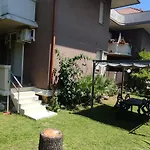 Beach House Garden, 300M Dal Mare, Wifi, Bici, Giardino Privato, Clima
