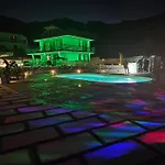 Tenuta Croce Appartamento Karol-Piscina-Vista Mare