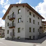 Sun Mountain Planet Suite House