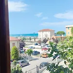 Villa Borghesi Fronte Spiaggia Con Parcheggio Privato