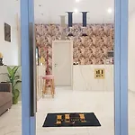 Life Hotel
