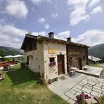Mountain Chalet Scoiattolo By Livigno Accomodation