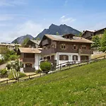Chalet Holly