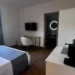 Yo Yo House Luxury Room