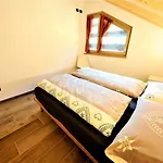 Chalet Rin Patrizia By Livigno Accomodation