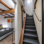 Urban Oasis, Home-Triest Com
