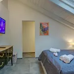 Loft & Jacuzzi - Happy Rentals