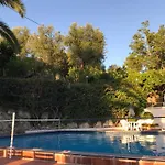 Loris House