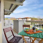 Cozy Apartment In Lido Di Camaiore With Kitchen