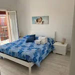 Spiaggia Dei Delfini Sul Mare Di Roma -Free Parking