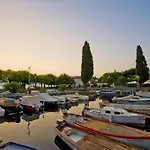 Henry-Historic Center 300M From Lake - Happy Rentals