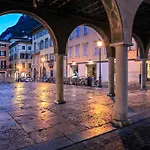 Nido Sui Tetti Di Riva Del Garda - Happy Rentals