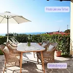 Panorama Lake View, Pool & Garden, 2 Bathrooms, Kingsize & Single-Beds, Fast Internet