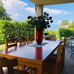 Apartment With Lake View And Garden