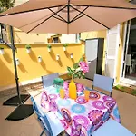 Casa Chiara In Centro Con Corte Privata