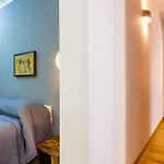 Fresh And Trendy Flat At Vomero
