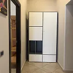 Lolo House
