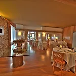 Cresta Et Duc Hotel