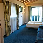 Alexander Charme Hotel
