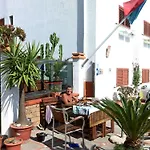 Beach Hotel 14Leoni B&B