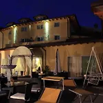 Borgo Dei Poeti Romantik Hotel
