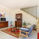 2 Bedroom Cozy Home In Maria Di Castellabate