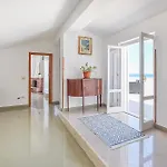 2 Bedroom Cozy Home In Maria Di Castellabate