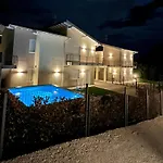 Luxury Villas Gardenia With Private Pool