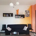 Casa Ellie - Casa Vacanze Con Giardino E Posto Auto Privati