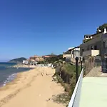 Donna Laura Sea Front