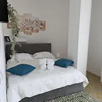 Piccolo Appartamento Con Grande Terrazzo Panoramico
