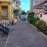 Mamita Villa