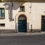 La Mela - De Vivo Realty