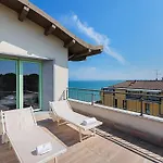 Residenza Miralago Penthouse By Wonderful Italy