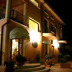 Villa Aurora