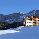 Apartments Serghela