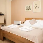 B&B Metropolitan