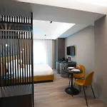 Mh Suites 104