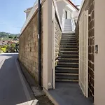 Radici House - Elegant Apt With Patio And View