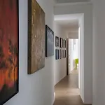 -Art Gallery- Luxury Boutique In Center Of Como
