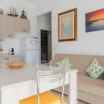 Sea View Private Free Parking *Near Beach*
