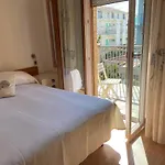 Altro Hotel