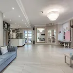 Hotel Meeting