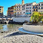 Lo Scorcio Sul Porto